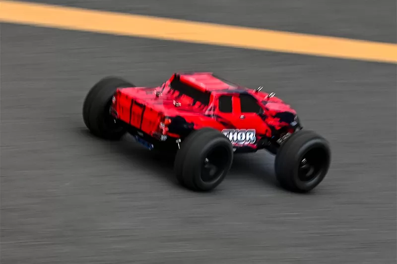 10スケール4WDオフロードニトロRC Truggy 2.4Gエンジン高速 # RH1002