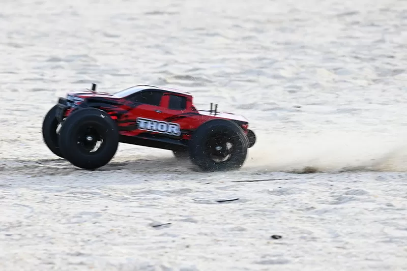 10スケール4WDオフロードナイトロRCトラッギー2.4Gエンジン高速 #RH1002