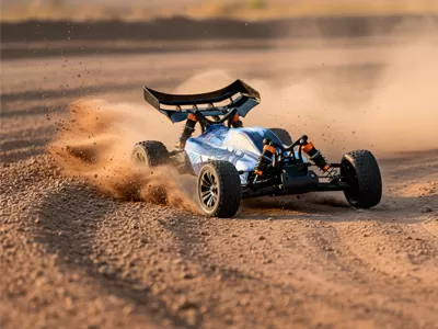 RCカーリアウィングのレーサーガイド: ダウンフォースとチューニングがレースに勝つ方法
